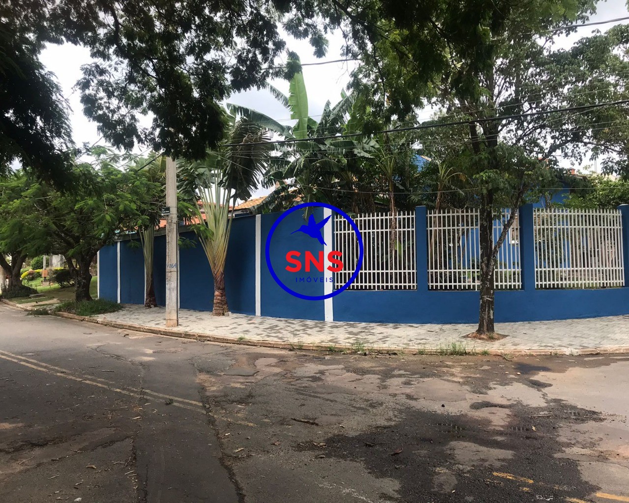 Casa de Condomínio à venda com 3 quartos, 250m² - Foto 2