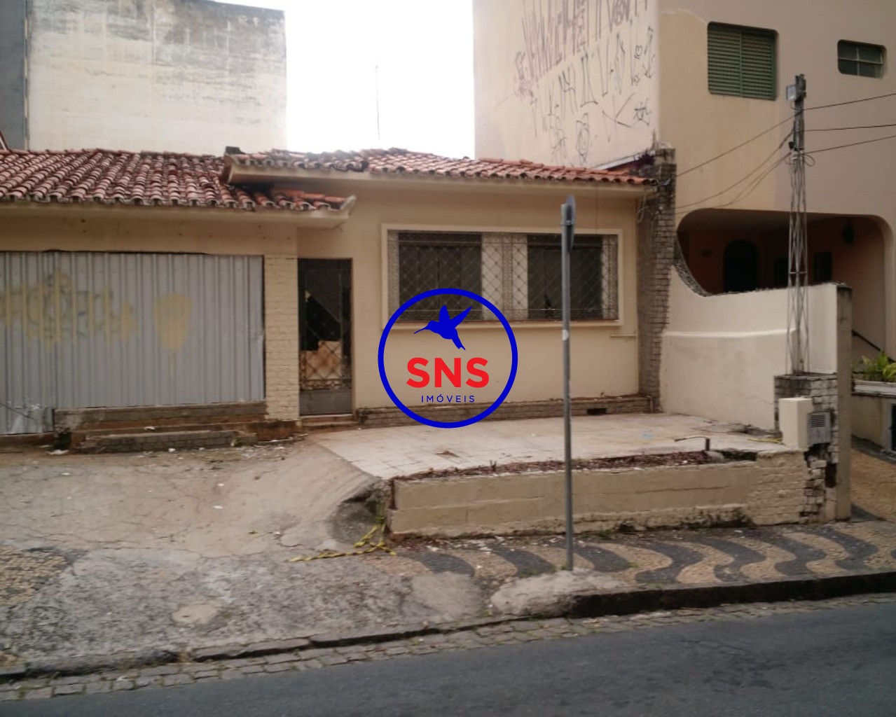 Prédio Inteiro à venda e aluguel, 262m² - Foto 1