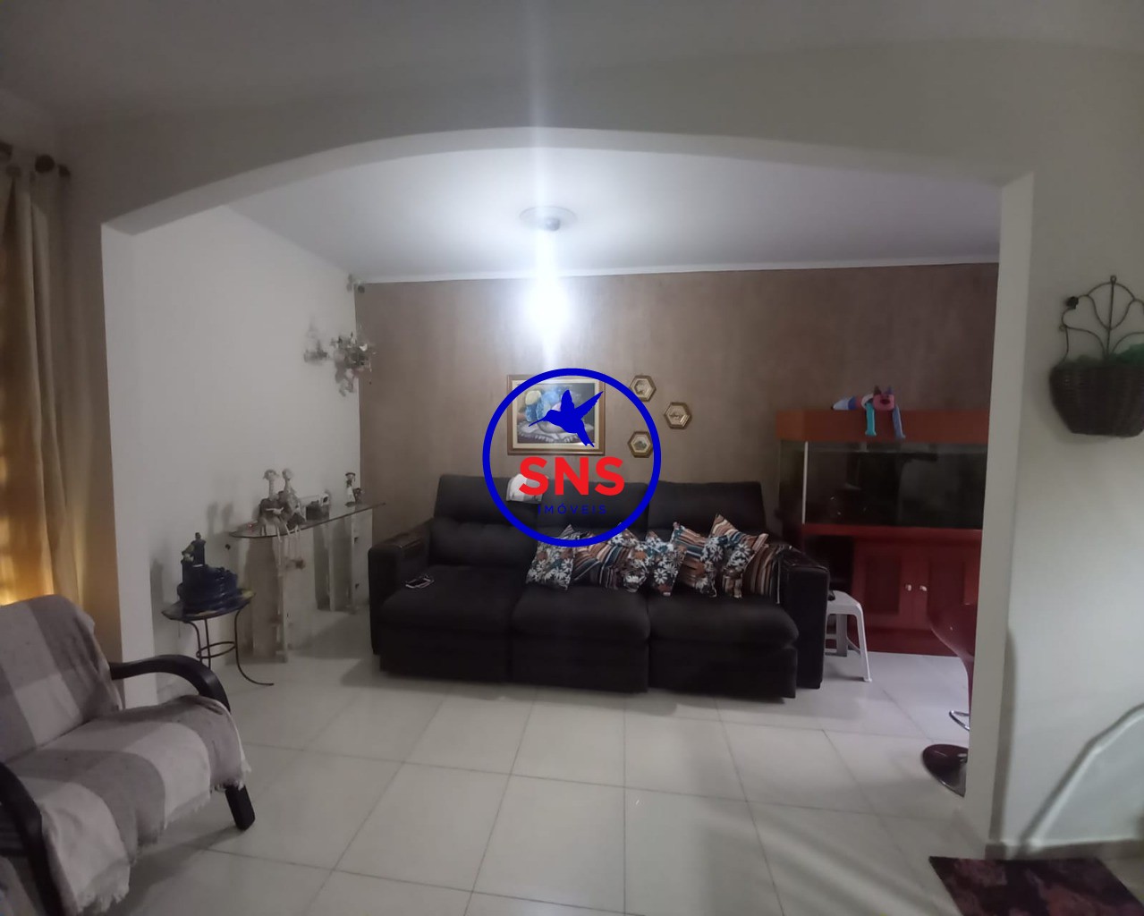 Casa à venda com 4 quartos, 230m² - Foto 2