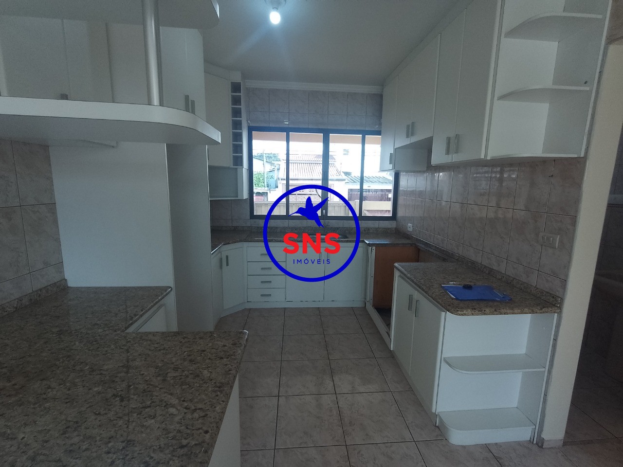 Casa à venda com 3 quartos, 250m² - Foto 6