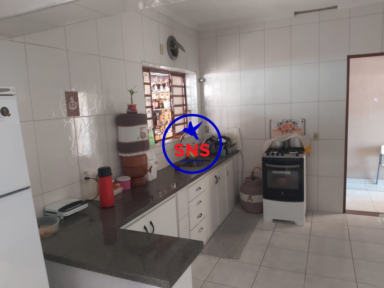 Casa à venda com 6 quartos, 300m² - Foto 12