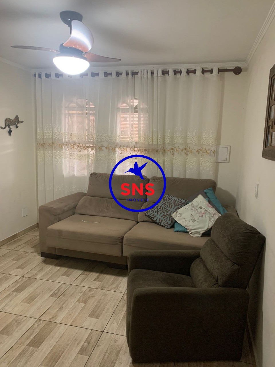 Casa à venda com 3 quartos, 75m² - Foto 2