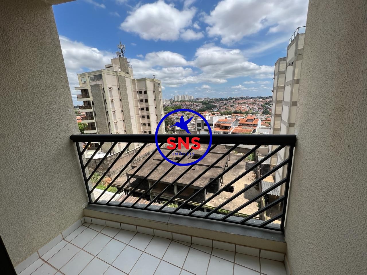 Apartamento à venda com 3 quartos, 82m² - Foto 2