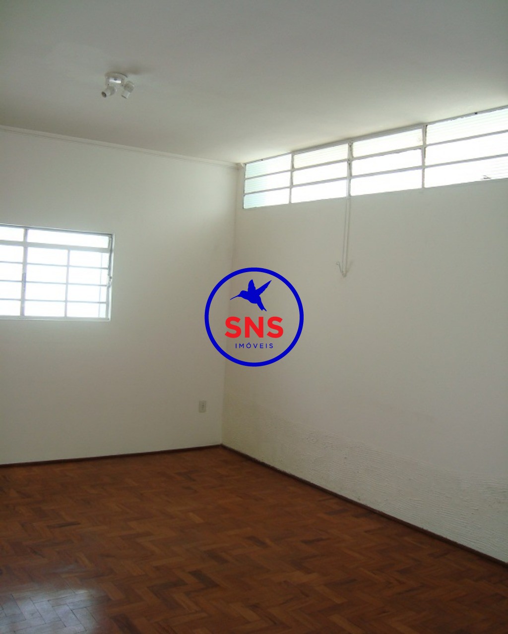 Casa à venda com 3 quartos, 200m² - Foto 2