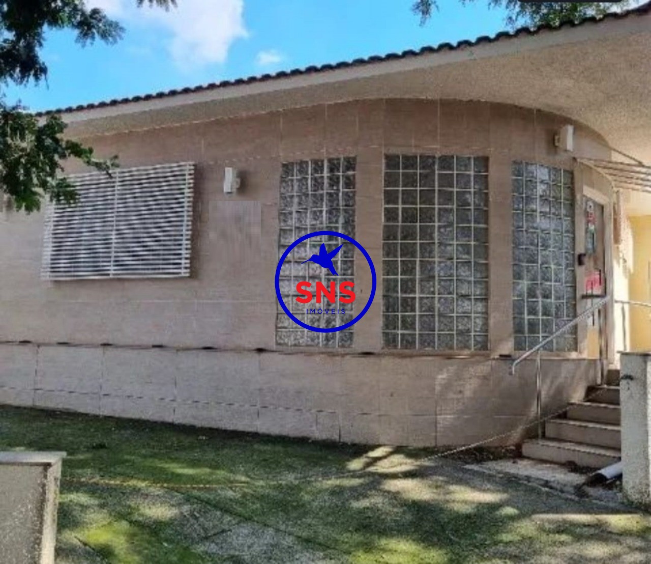 Casa para alugar com 9 quartos, 280m² - Foto 2