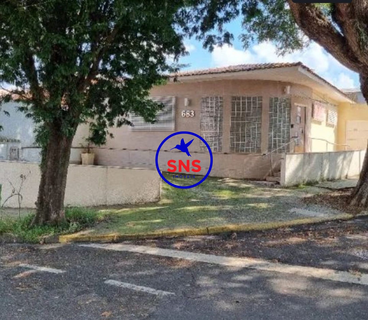 Casa para alugar com 9 quartos, 280m² - Foto 1