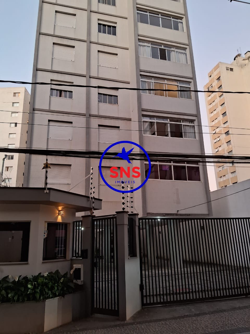 Apartamento à venda com 3 quartos, 160m² - Foto 1