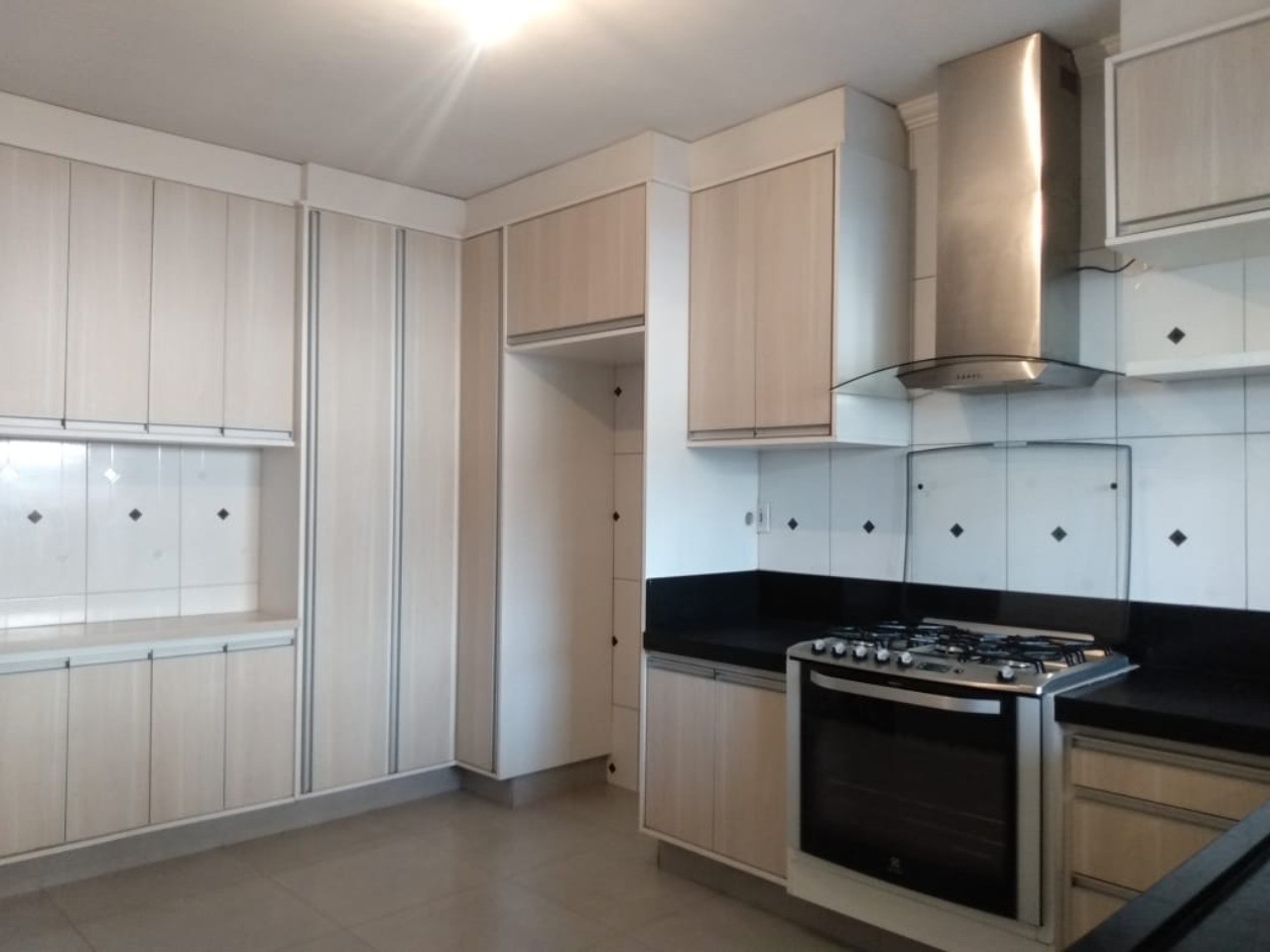 Casa à venda com 4 quartos, 200m² - Foto 16