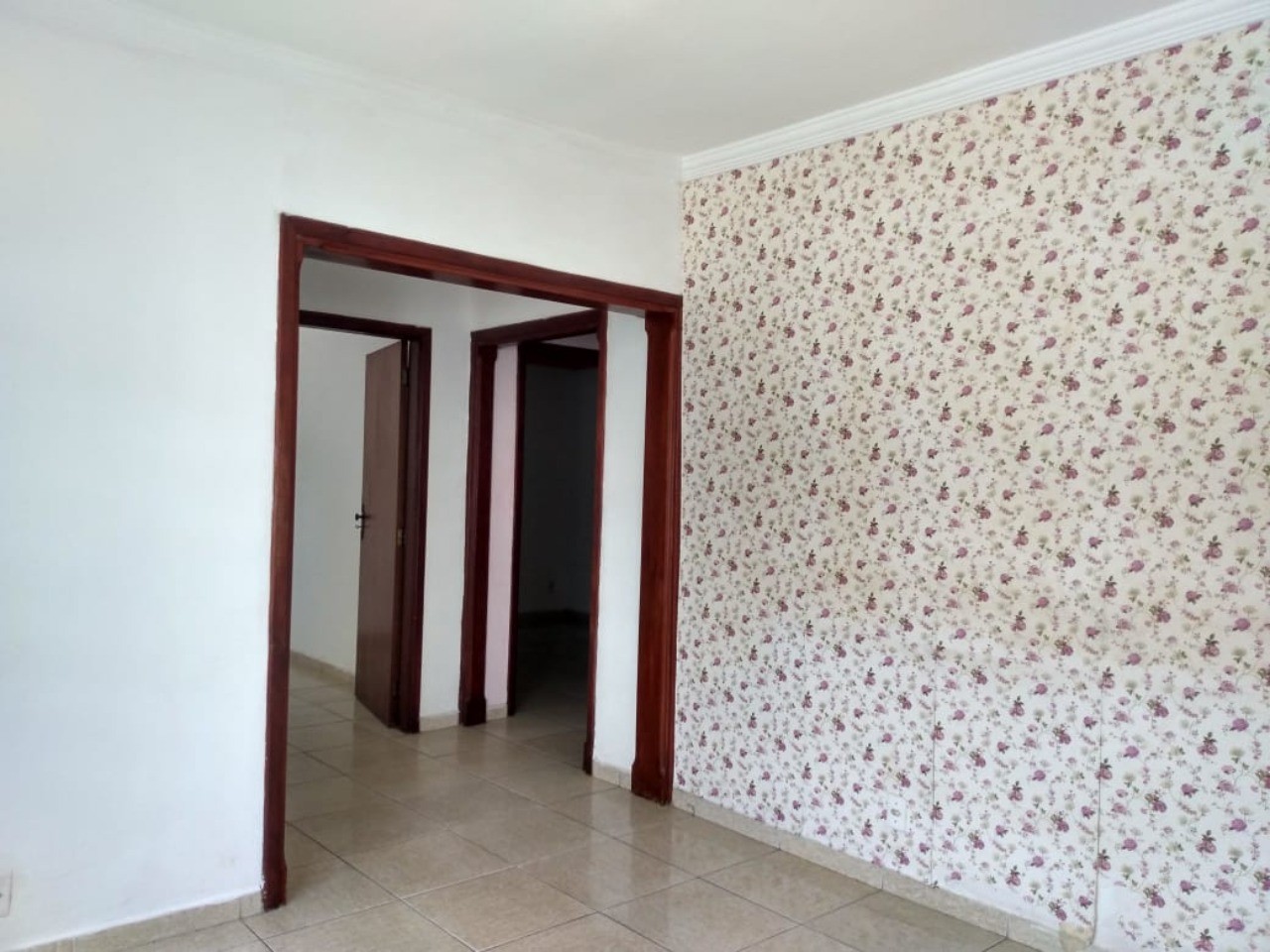 Casa à venda com 4 quartos, 200m² - Foto 2