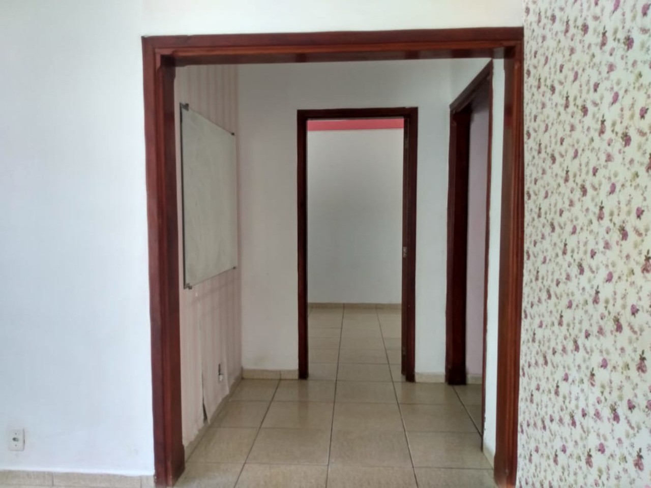 Casa à venda com 4 quartos, 200m² - Foto 3