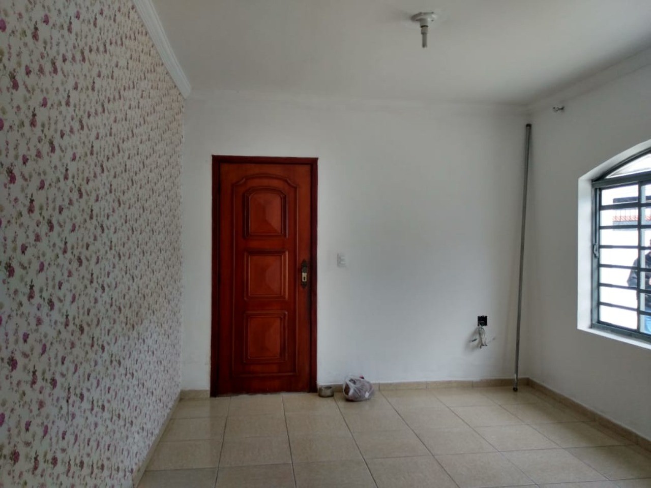 Casa à venda com 4 quartos, 200m² - Foto 1