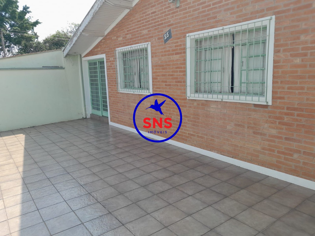 Casa à venda com 3 quartos, 75m² - Foto 1