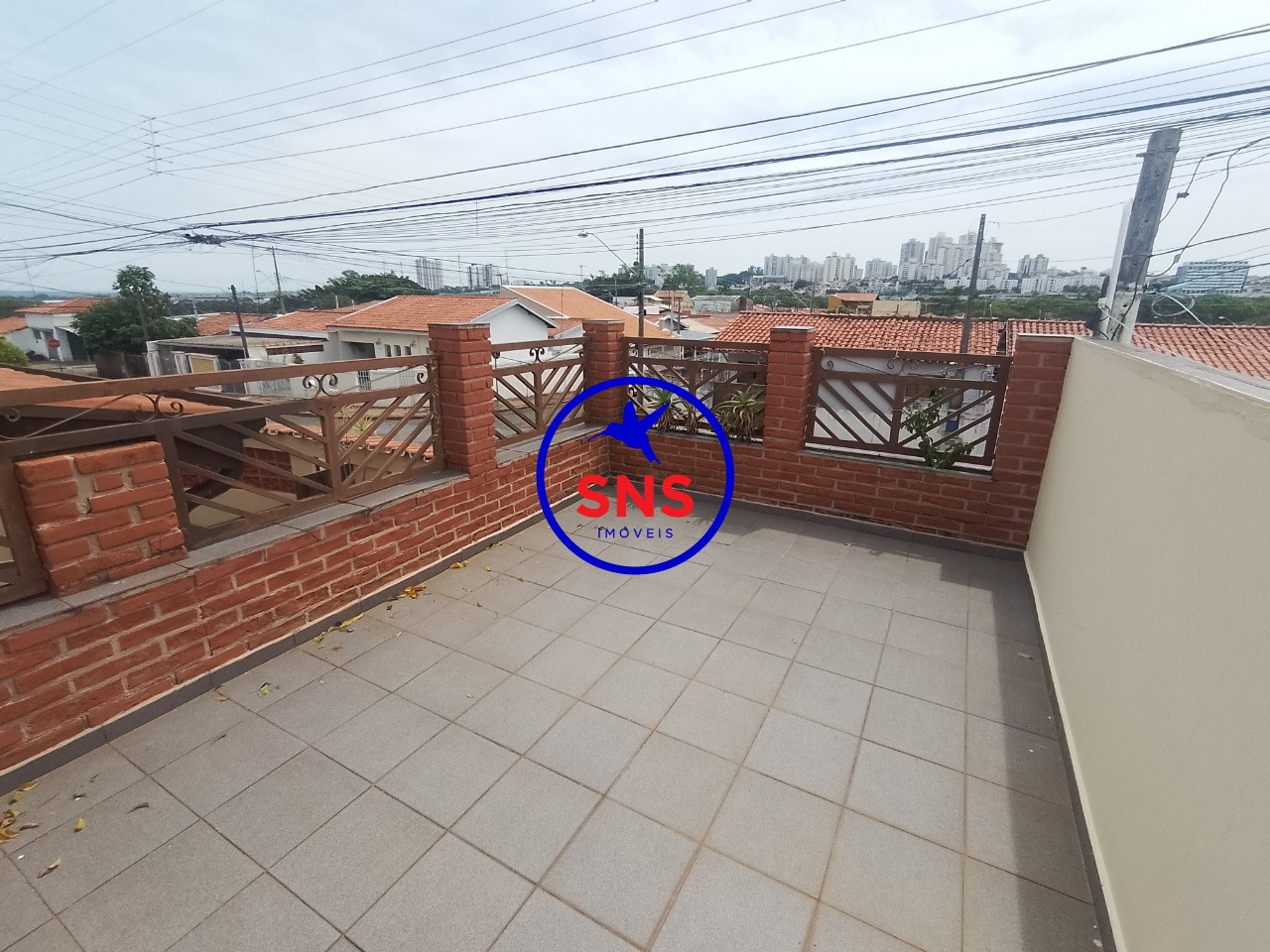 Casa à venda com 4 quartos, 191m² - Foto 1