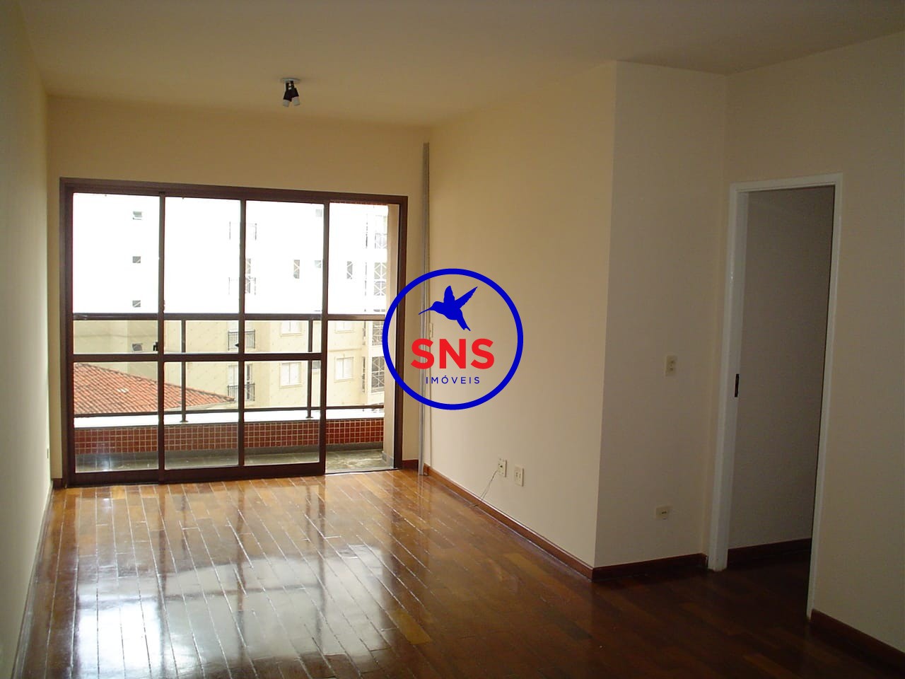 Apartamento para alugar com 3 quartos, 99m² - Foto 1