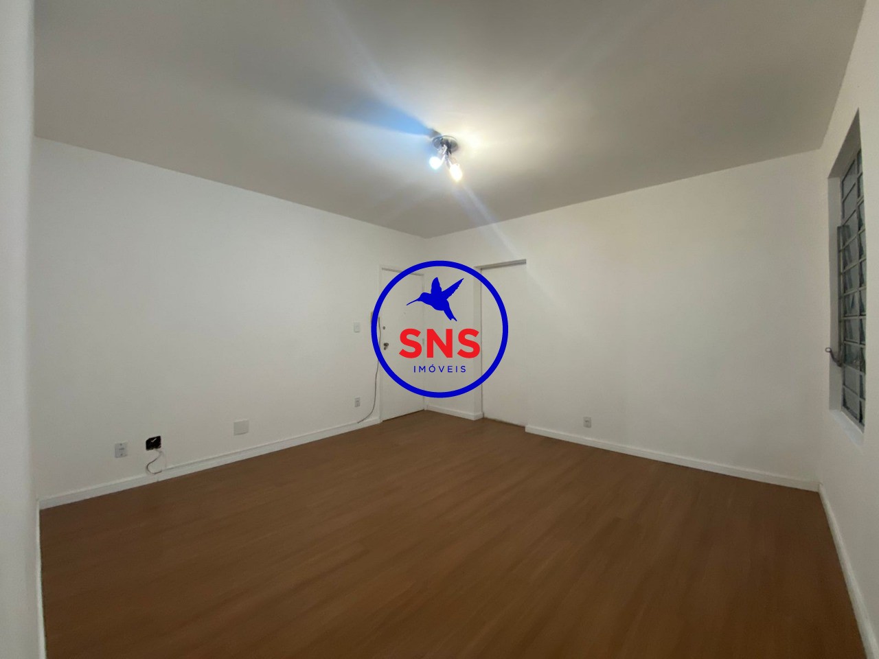 Apartamento à venda com 3 quartos, 107m² - Foto 2