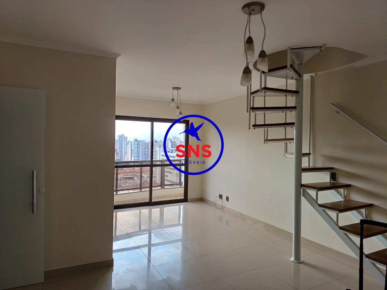 Apartamento à venda com 4 quartos, 185m² - Foto 1