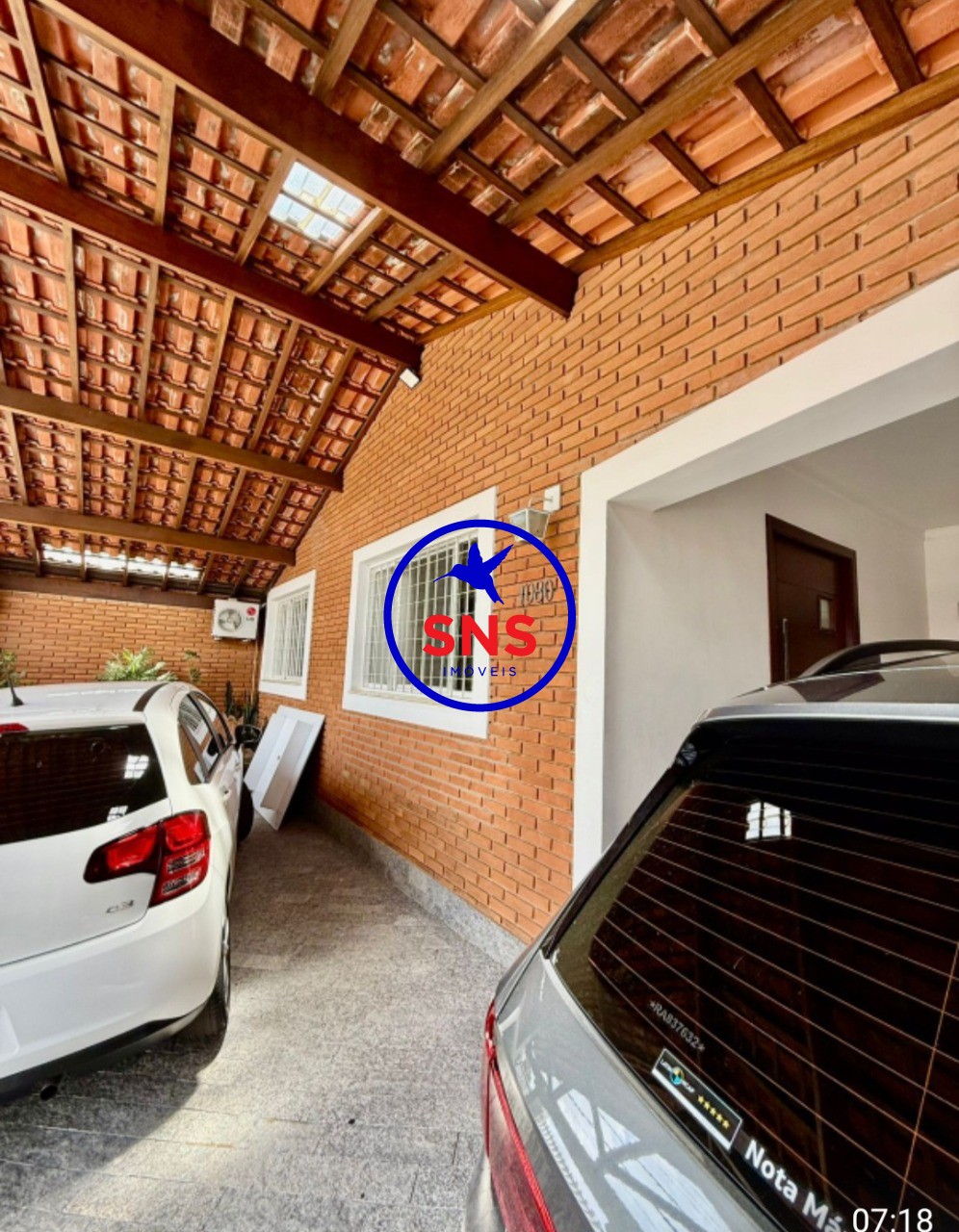 Casa à venda com 3 quartos, 220m² - Foto 1