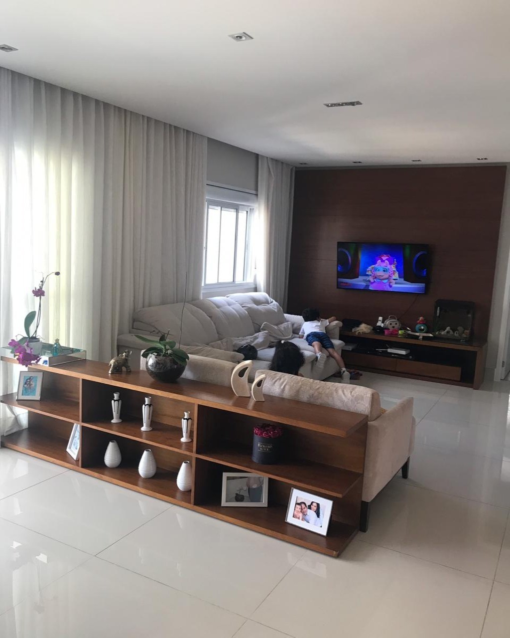 Apartamento à venda com 3 quartos, 132m² - Foto 2