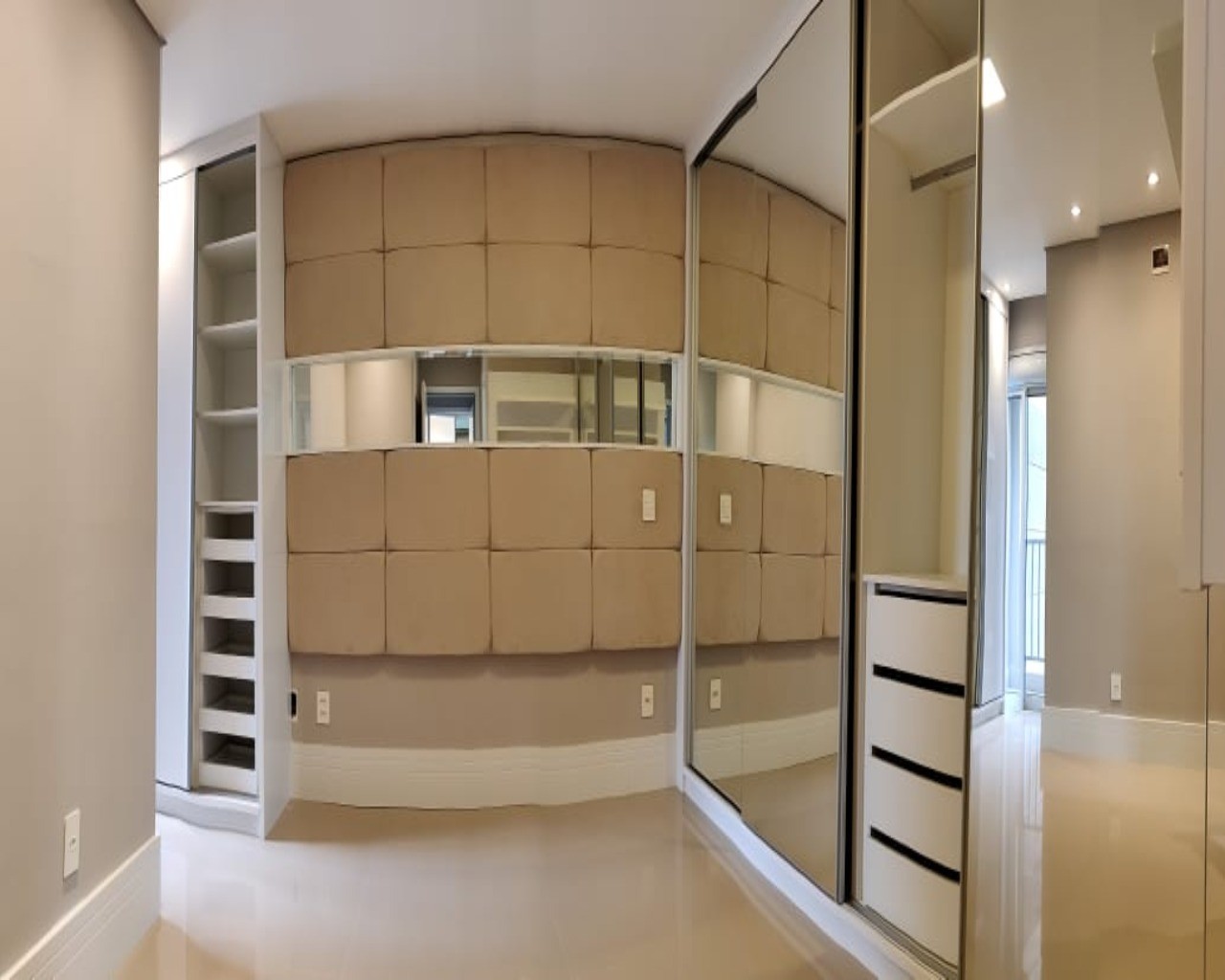 Apartamento à venda com 2 quartos, 80m² - Foto 4