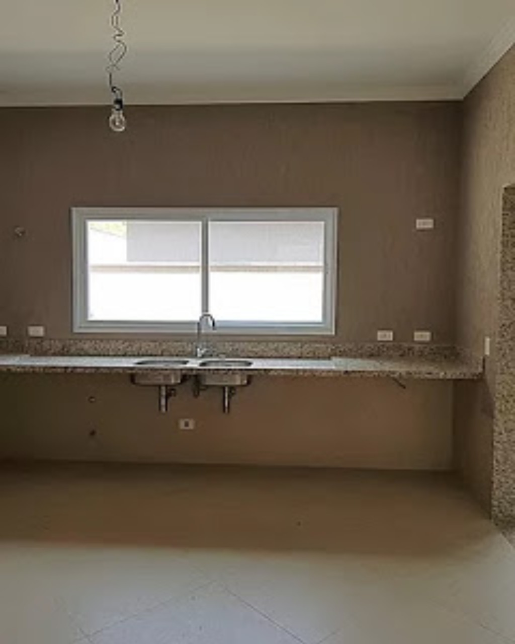 Casa à venda com 3 quartos, 30m² - Foto 4