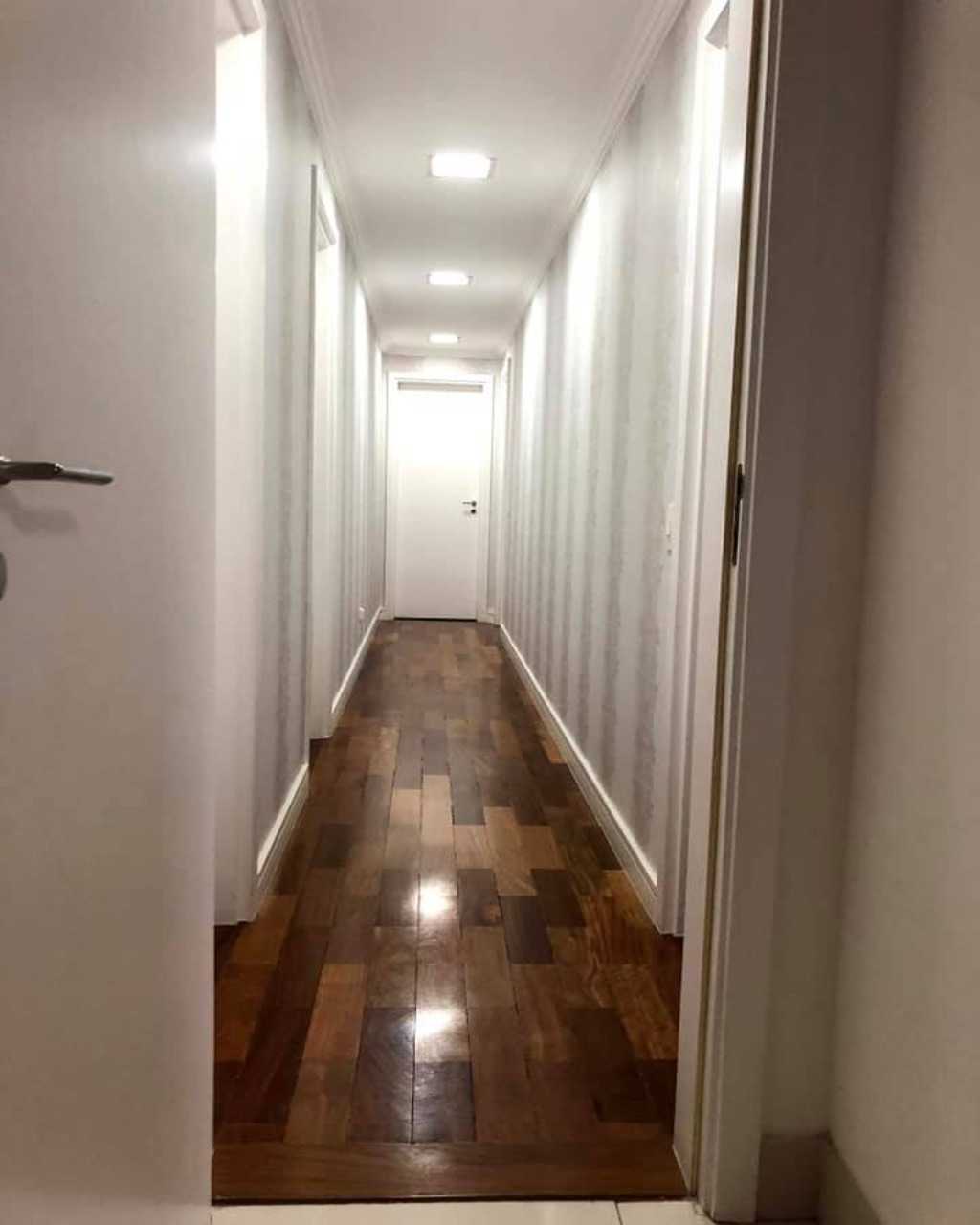 Apartamento à venda com 4 quartos, 258m² - Foto 3