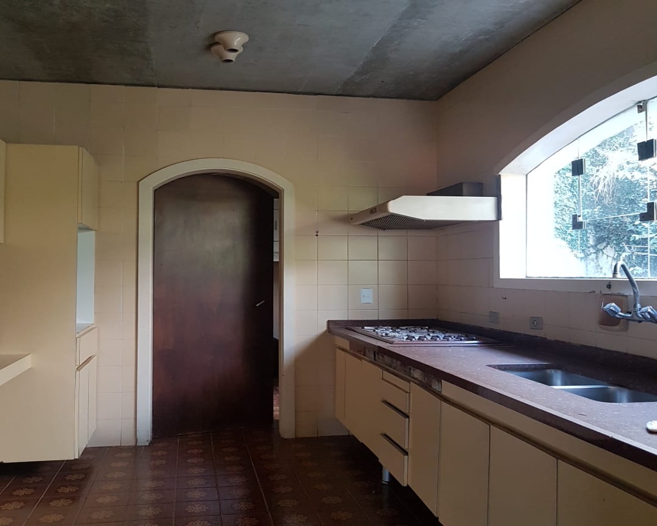 Casa à venda e aluguel com 3 quartos, 330m² - Foto 8