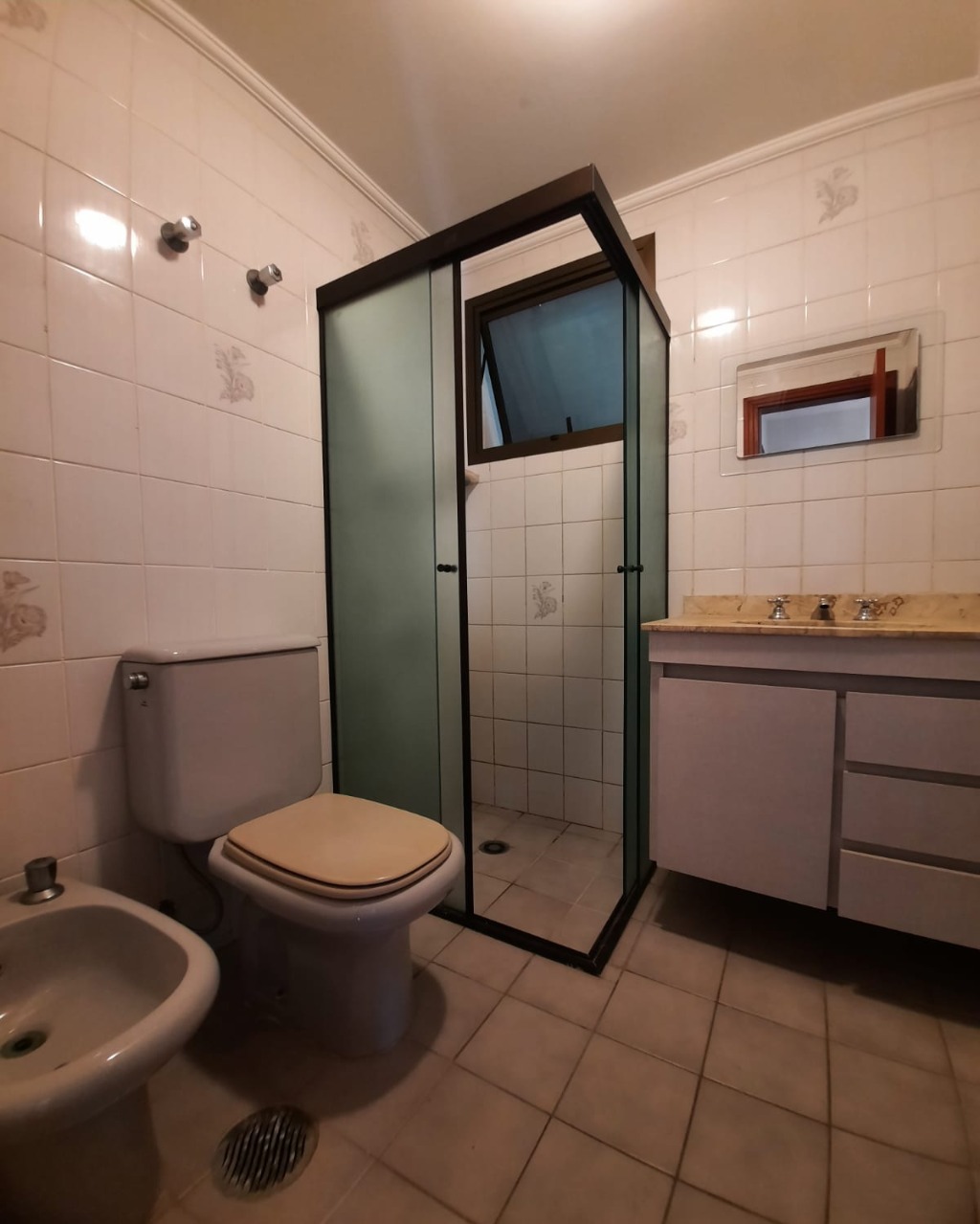 Apartamento para alugar com 3 quartos, 116m² - Foto 2