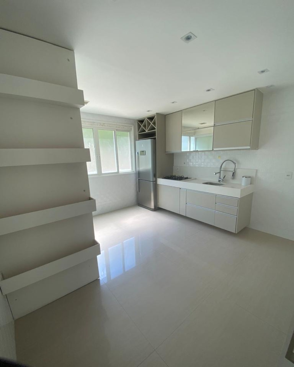 Apartamento para alugar com 2 quartos, 116m² - Foto 22