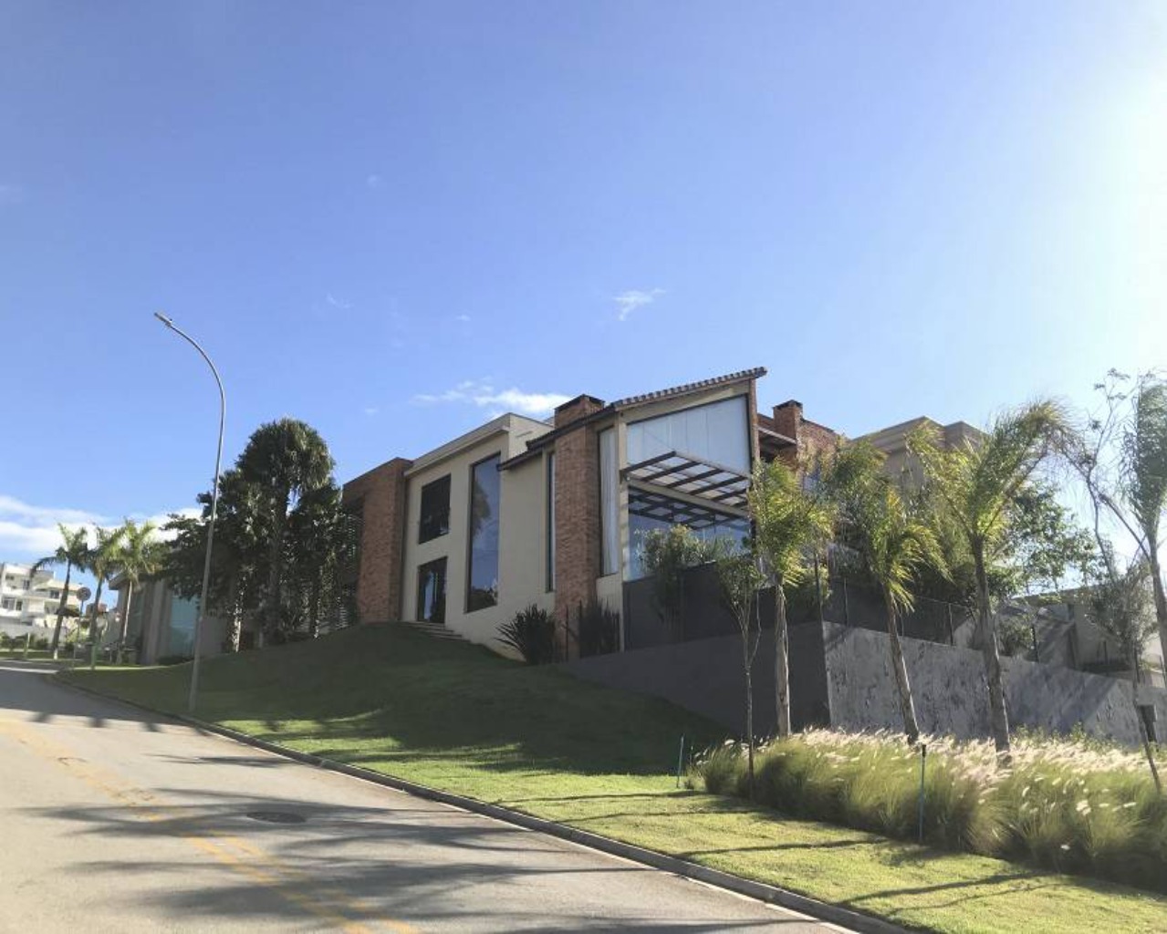 Casa de Condomínio à venda com 5 quartos, 690m² - Foto 1