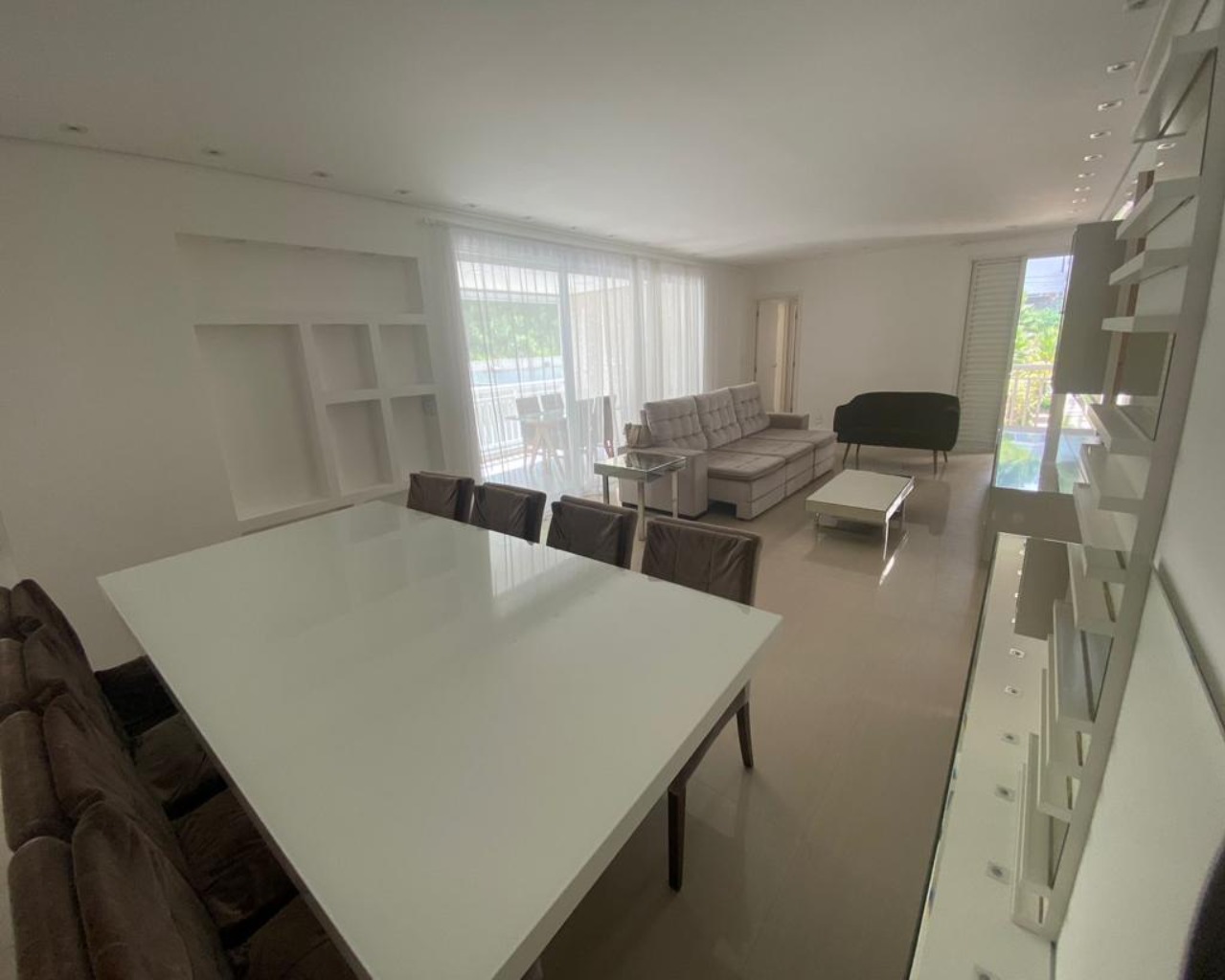 Apartamento para alugar com 2 quartos, 116m² - Foto 1