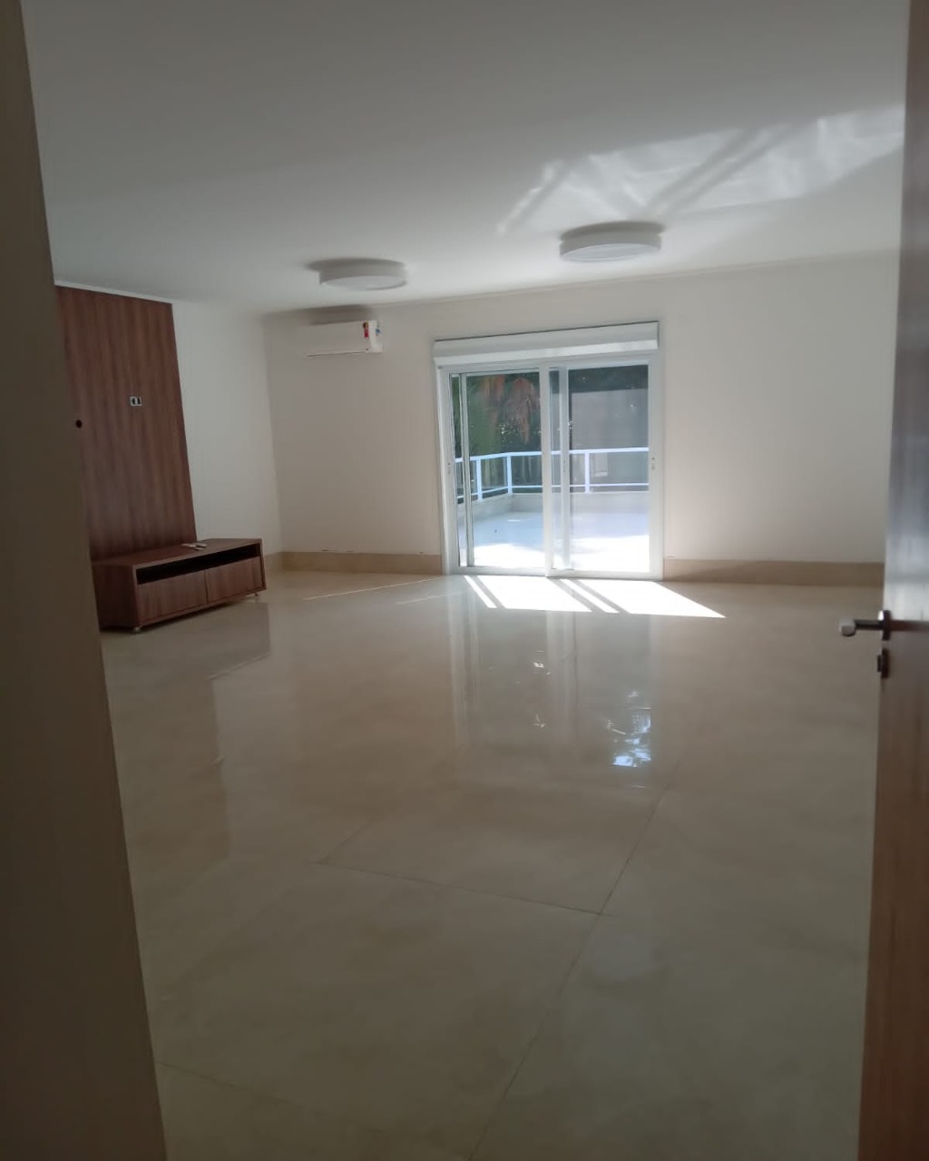 Casa à venda com 4 quartos, 450m² - Foto 2