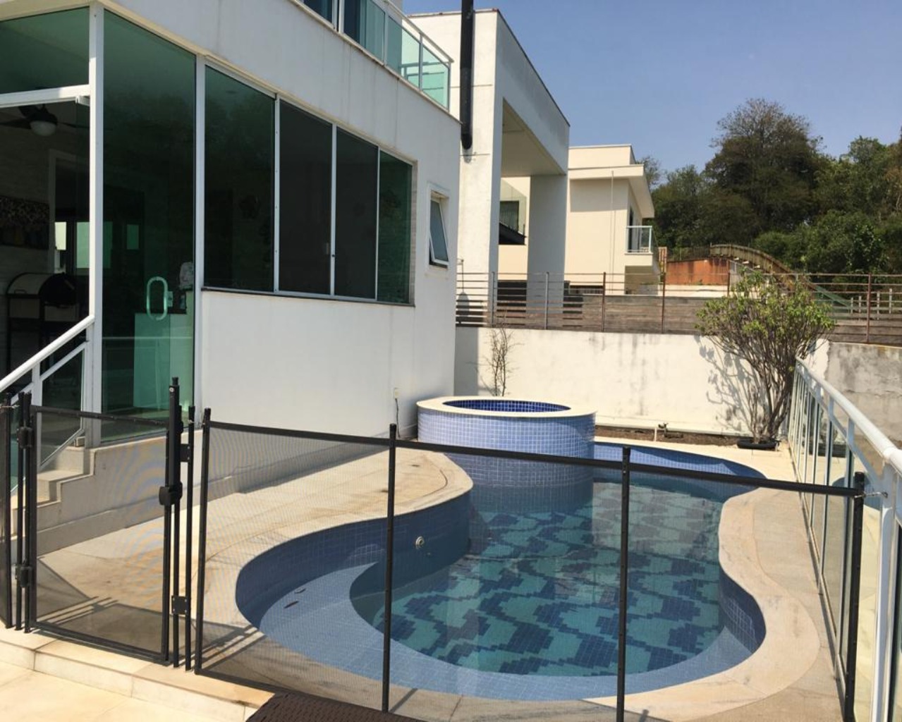 Casa à venda com 4 quartos, 550m² - Foto 3