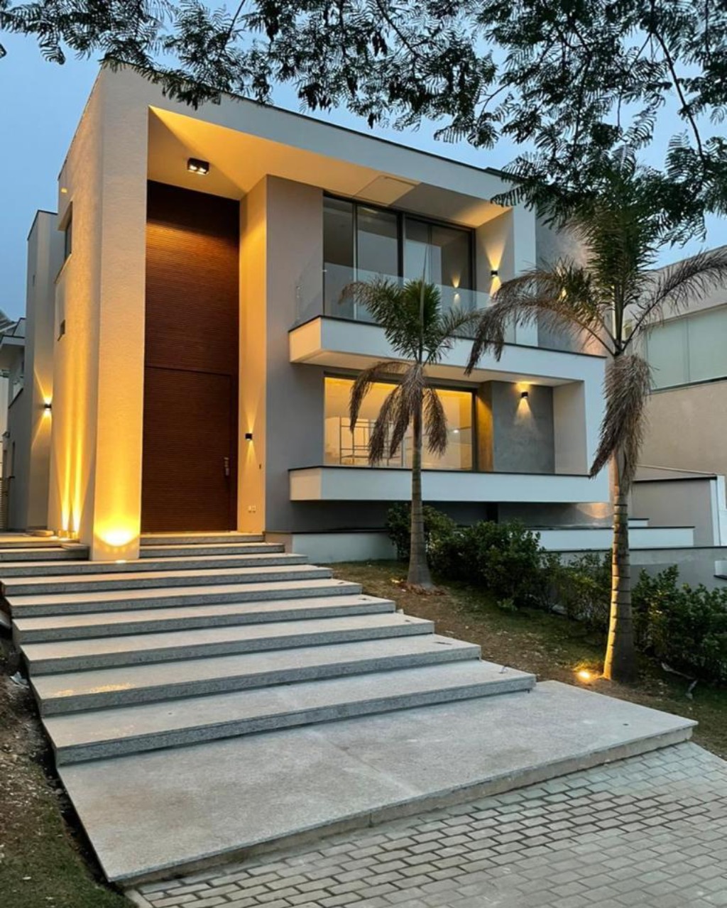 Casa à venda com 4 quartos, 610m² - Foto 1