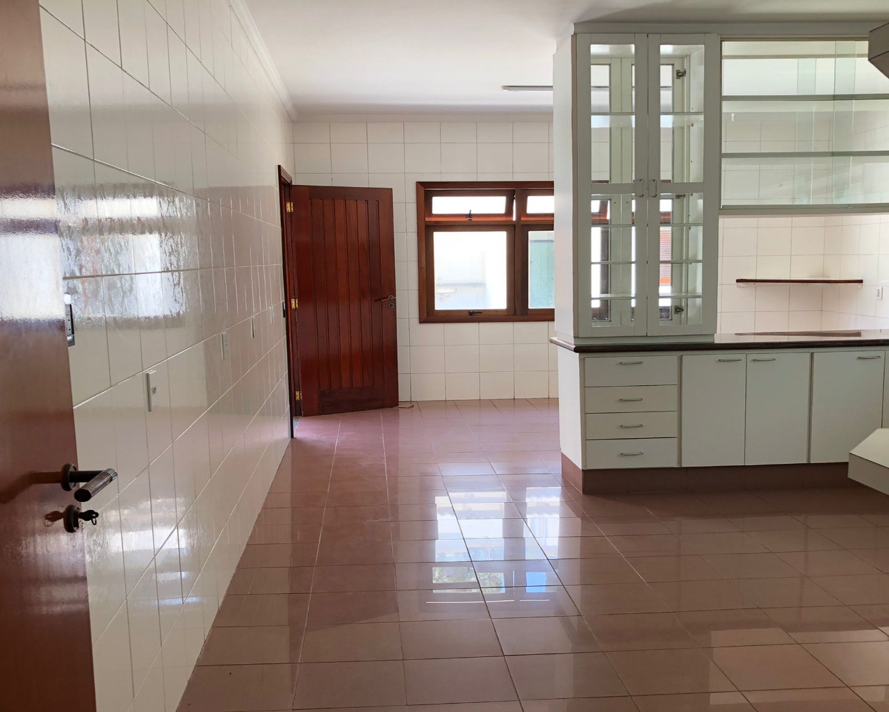 Casa para alugar com 3 quartos, 500m² - Foto 10