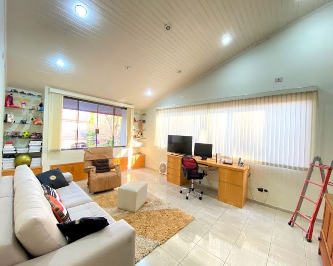 Casa de Condomínio à venda com 4 quartos, 360m² - Foto 6