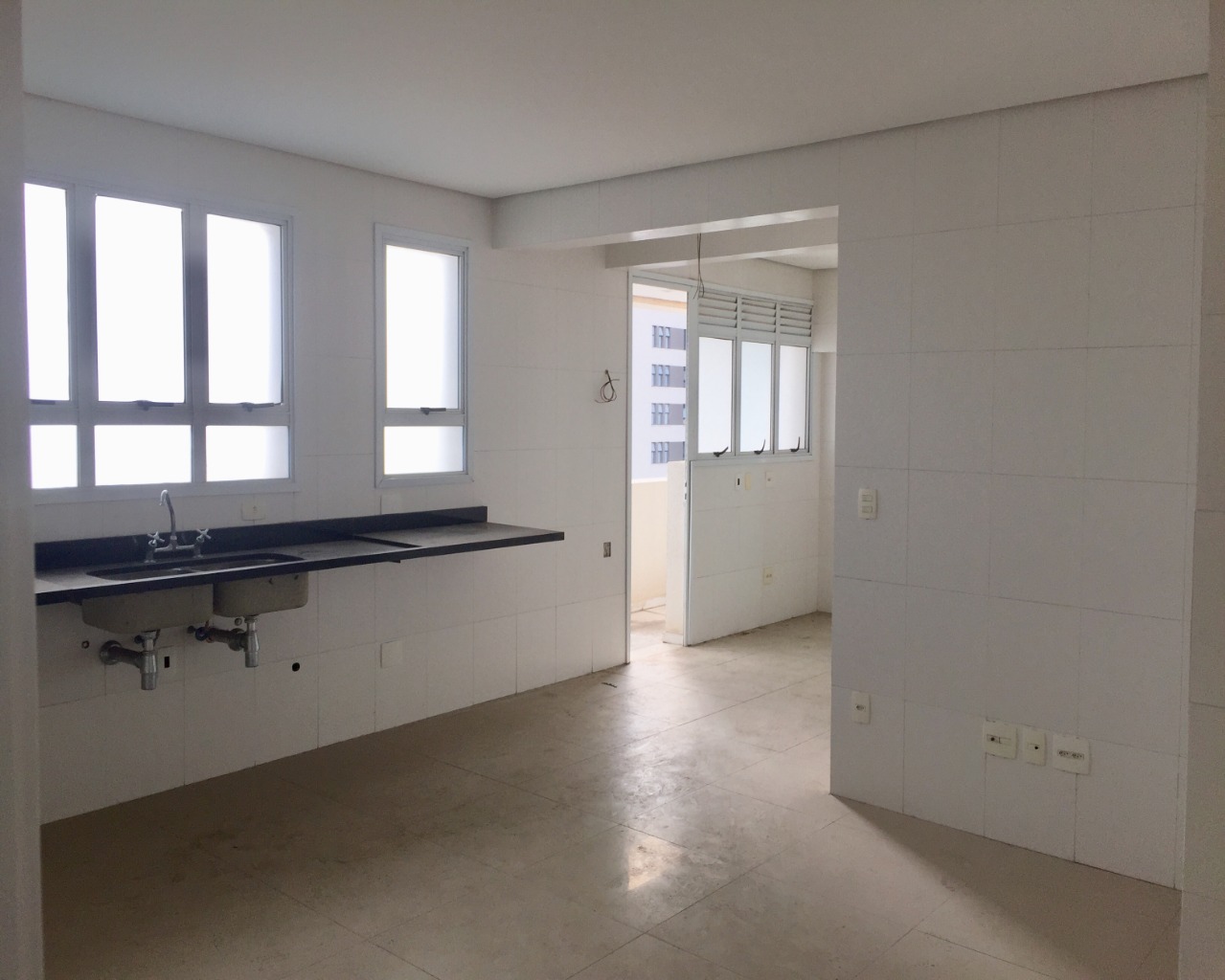 Cobertura à venda com 4 quartos, 700m² - Foto 4