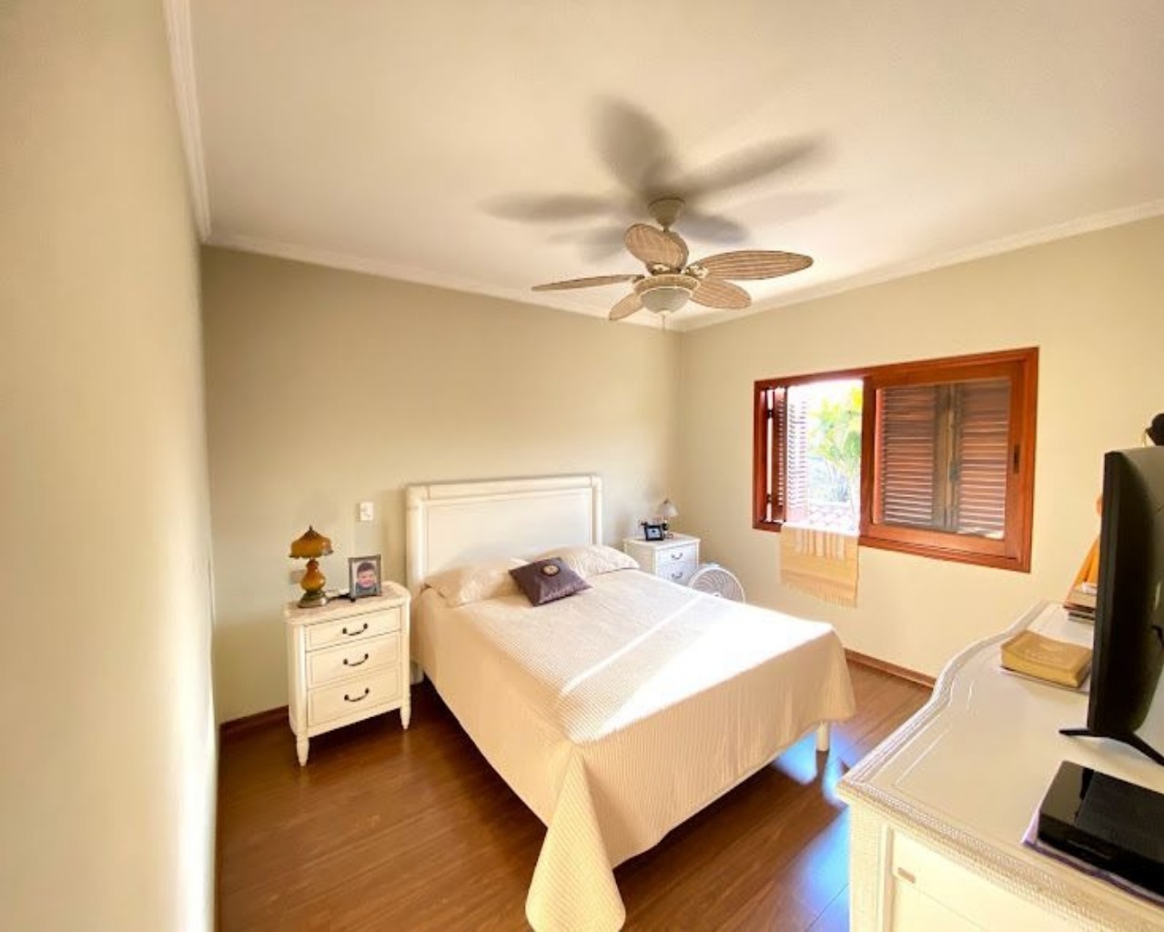 Casa de Condomínio à venda com 4 quartos, 360m² - Foto 8