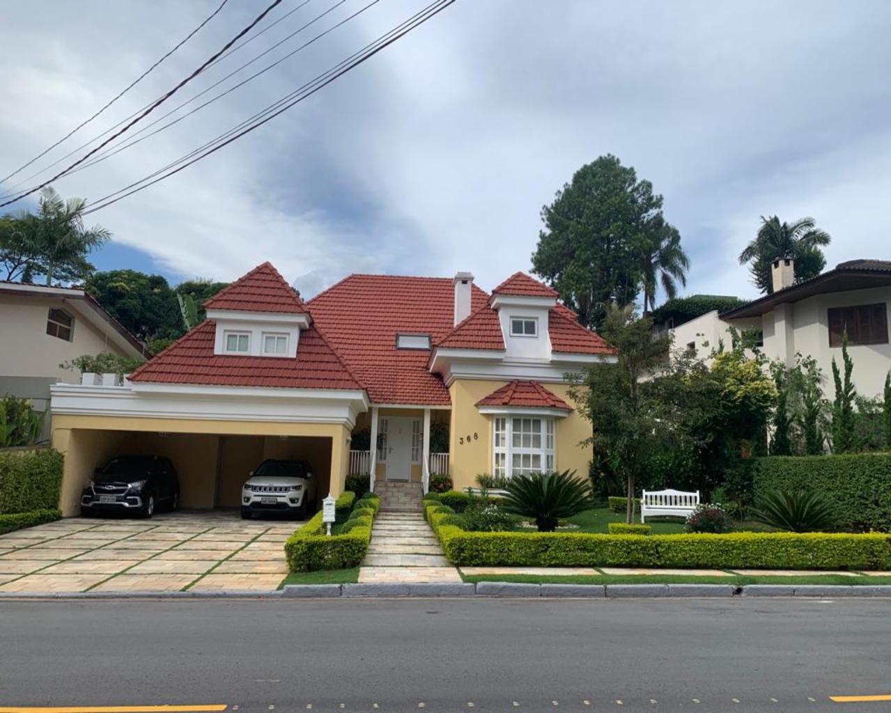 Casa de Condomínio à venda e aluguel com 4 quartos, 520m² - Foto 2