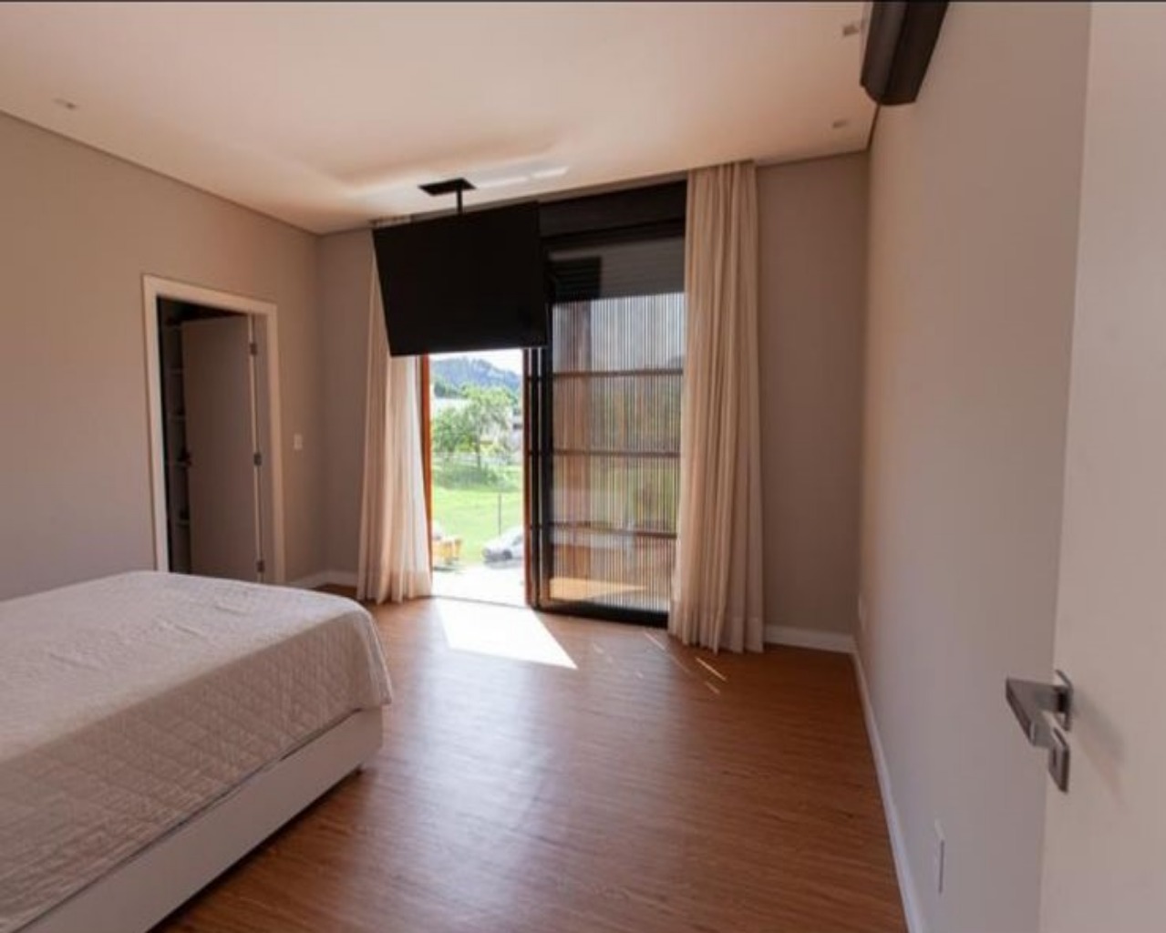 Casa de Condomínio à venda com 4 quartos, 400m² - Foto 12