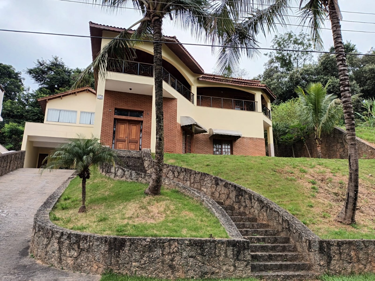 Casa de Condomínio à venda com 5 quartos, 750m² - Foto 1