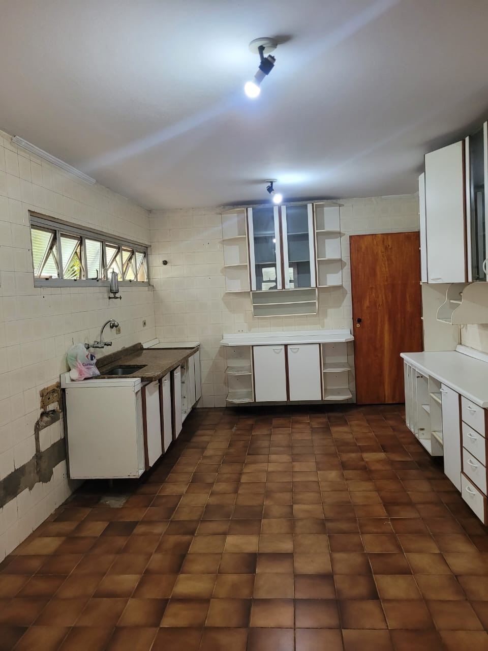 Casa à venda com 3 quartos, 320m² - Foto 6