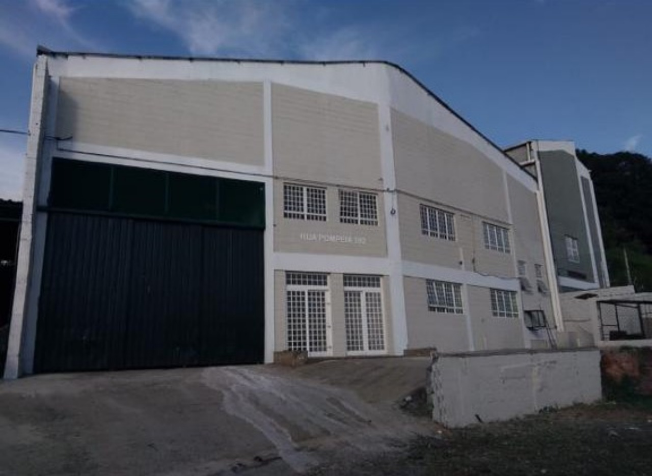 Depósito-Galpão-Armazém à venda e aluguel, 900m² - Foto 1