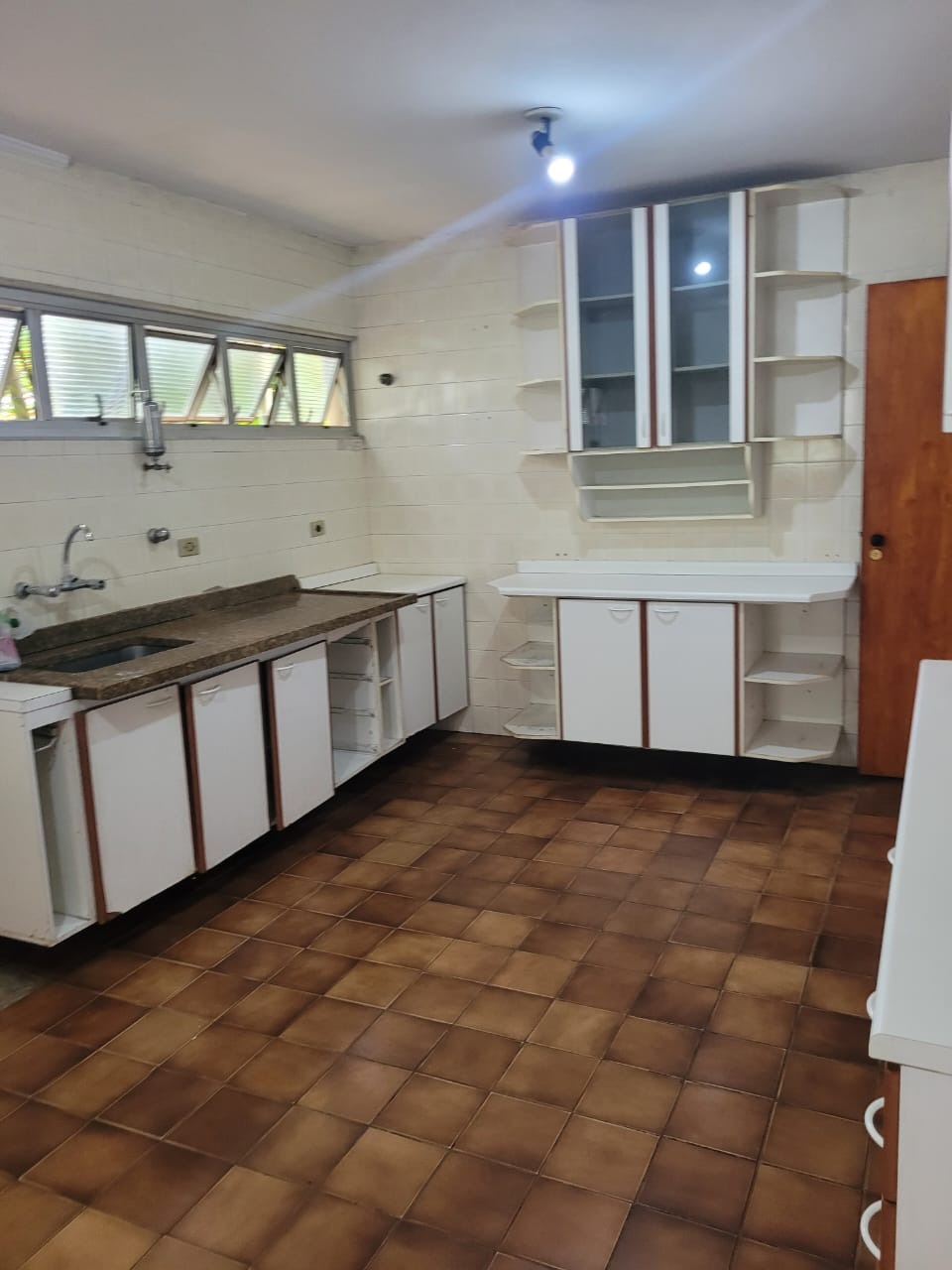 Casa à venda com 3 quartos, 320m² - Foto 5