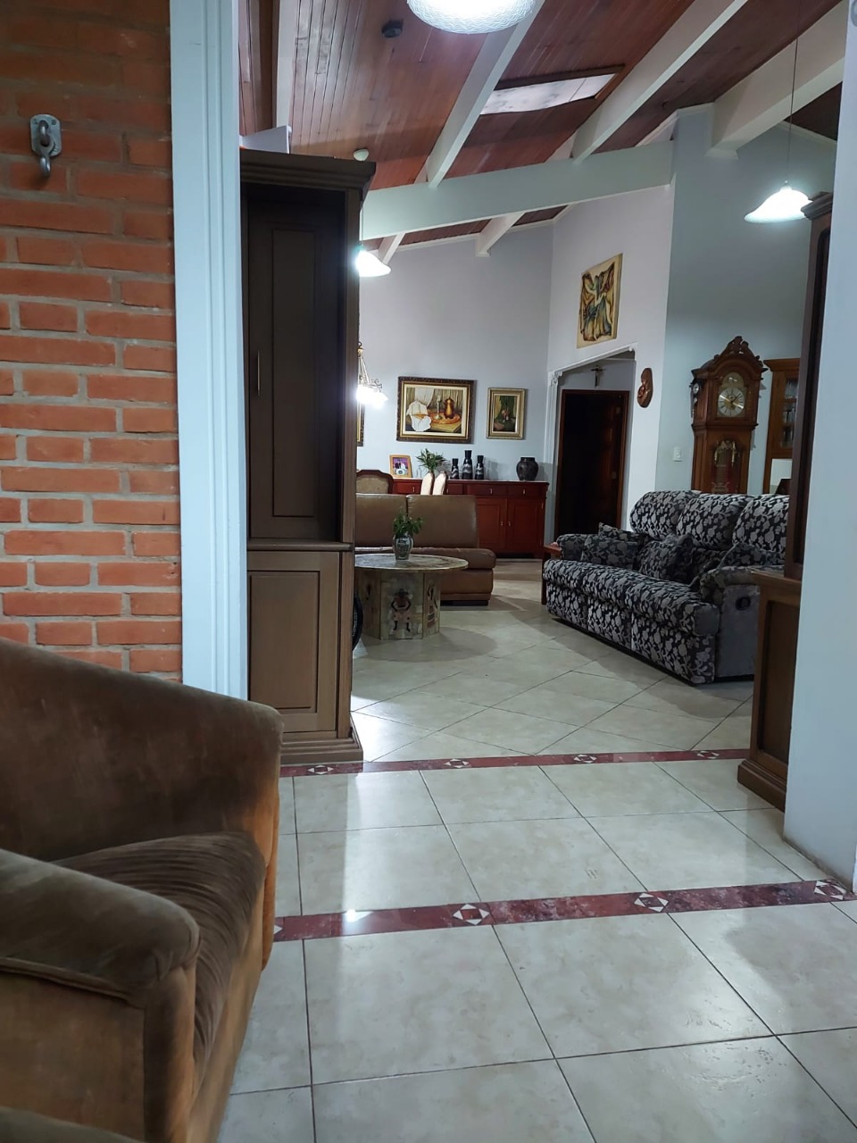 Casa à venda com 3 quartos, 240m² - Foto 4