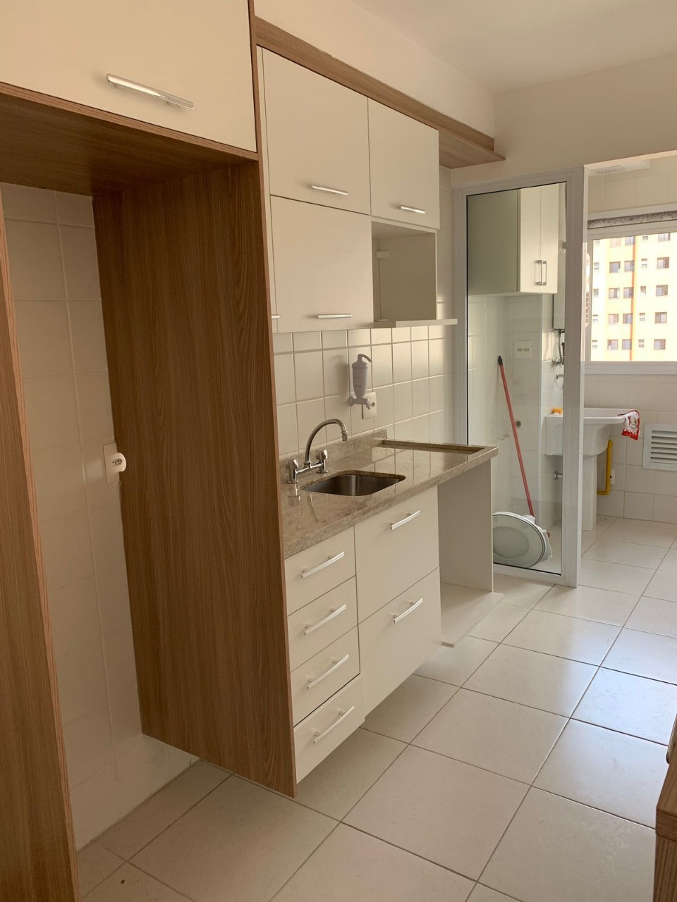 Apartamento à venda com 2 quartos, 65m² - Foto 3