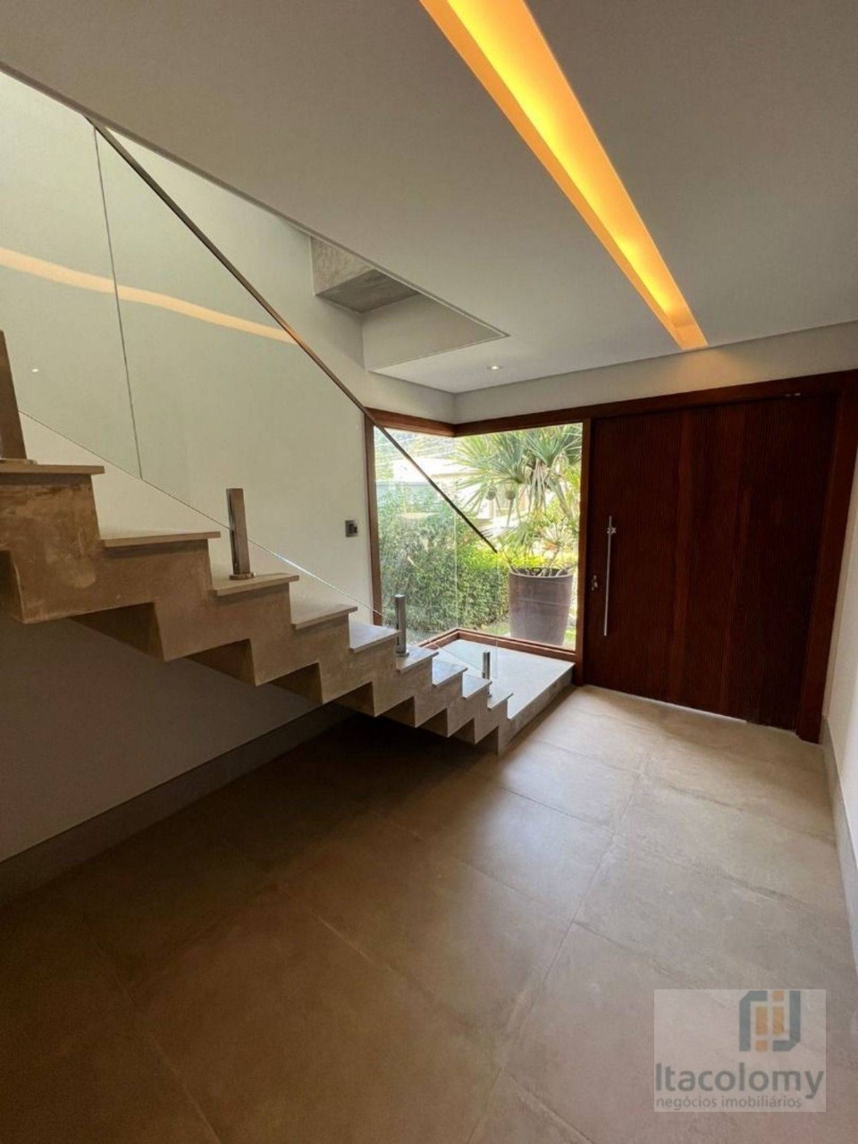 Casa de Condomínio à venda com 4 quartos, 430m² - Foto 2