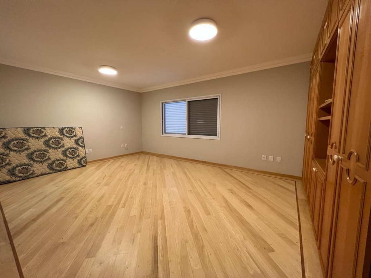 Casa para alugar com 4 quartos, 700m² - Foto 11