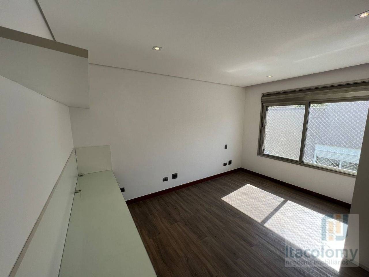 Casa de Condomínio à venda com 4 quartos, 430m² - Foto 15