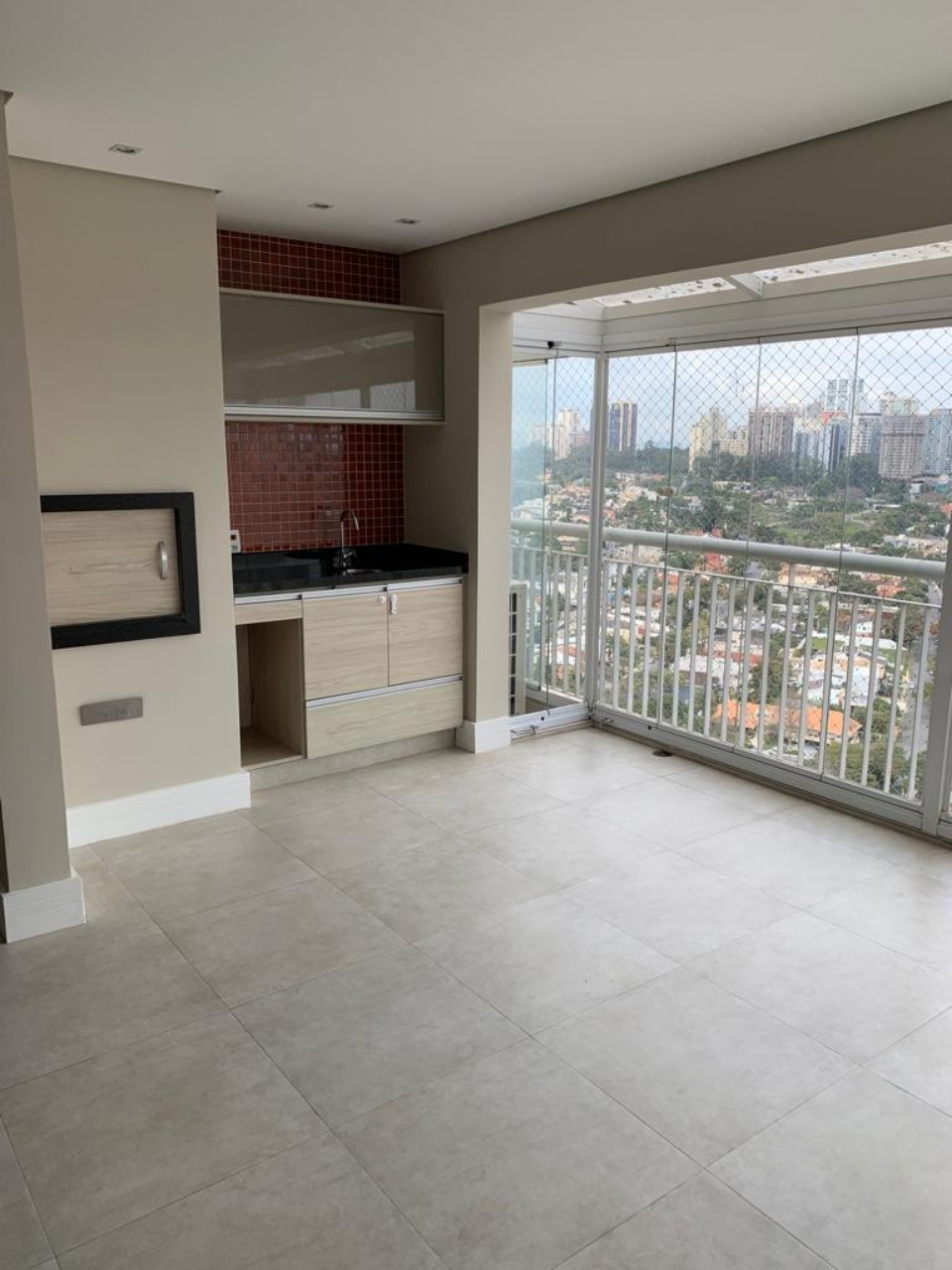 Apartamento à venda com 3 quartos, 150m² - Foto 1