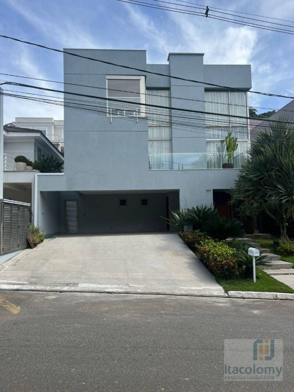 Casa de Condomínio à venda com 4 quartos, 430m² - Foto 1